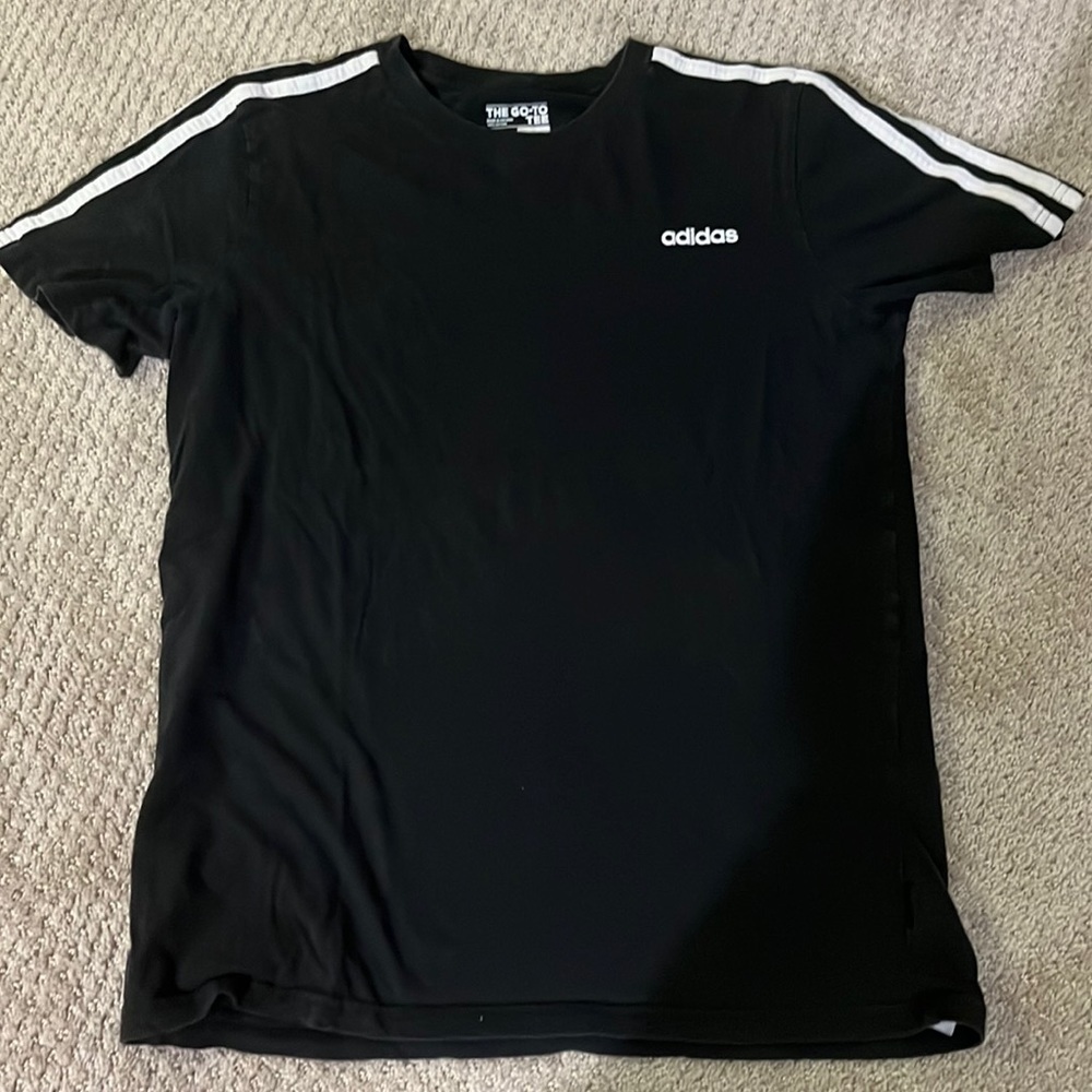 Adidas the go-to Tee kids L
